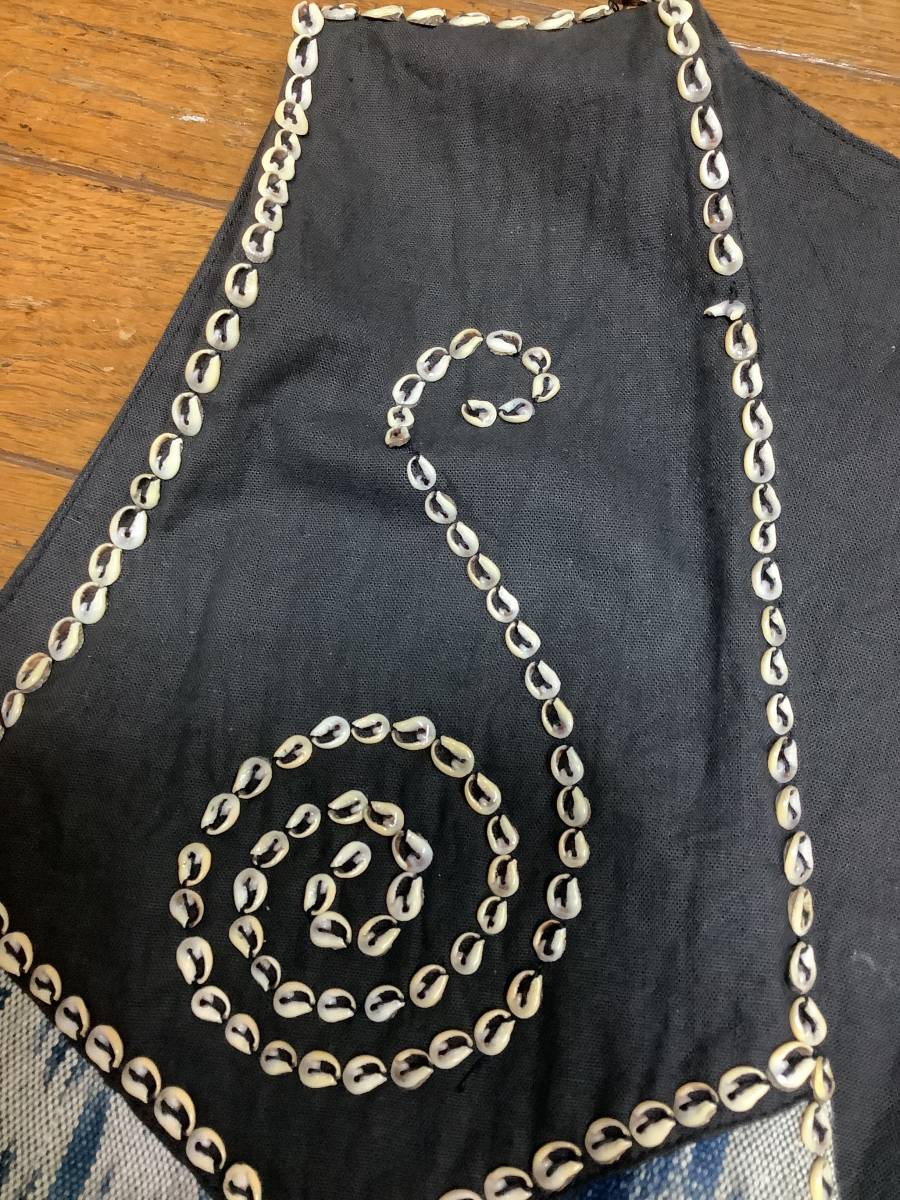 SALE インドネシア　イカットベスト　貝刺繍(欠けあり)古布木綿アジアエスニック民族衣装古着_貝に欠けあり