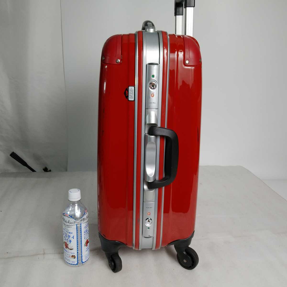 中古120　Mサイズ　フレームケース　スーツケース　キャリーケース　TSA　レッド_画像2