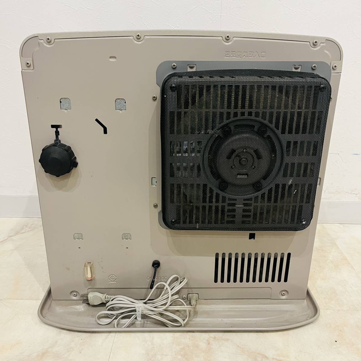 NA4095 シャープ ヒーター OK-D30C 強制通気形開放式石油ストーブ 暖房器具 ホワイト 検K_画像3