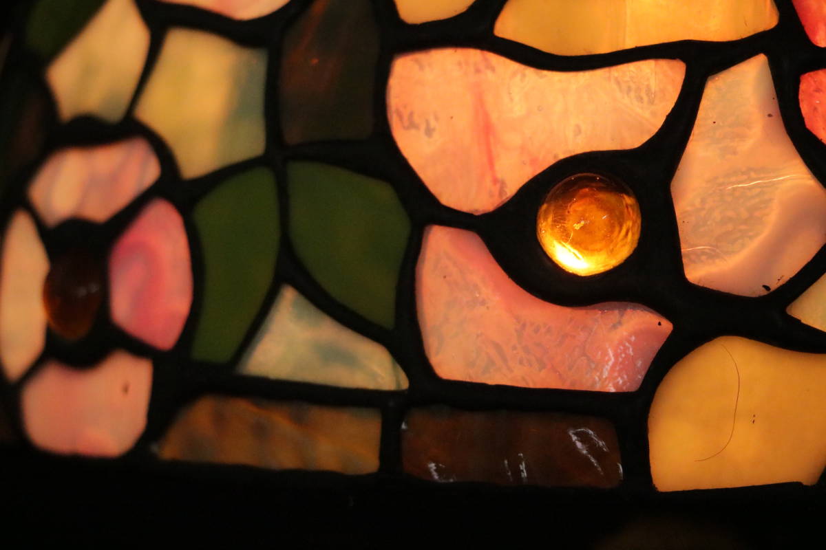 T65　アンティーク照明　ステンドグラス　花文１灯女性像台ランプ　ナイトランプ　テーブルランプ　スタンドランプ　高さ56.5ｃｍ　3.7ｋｇ_画像5