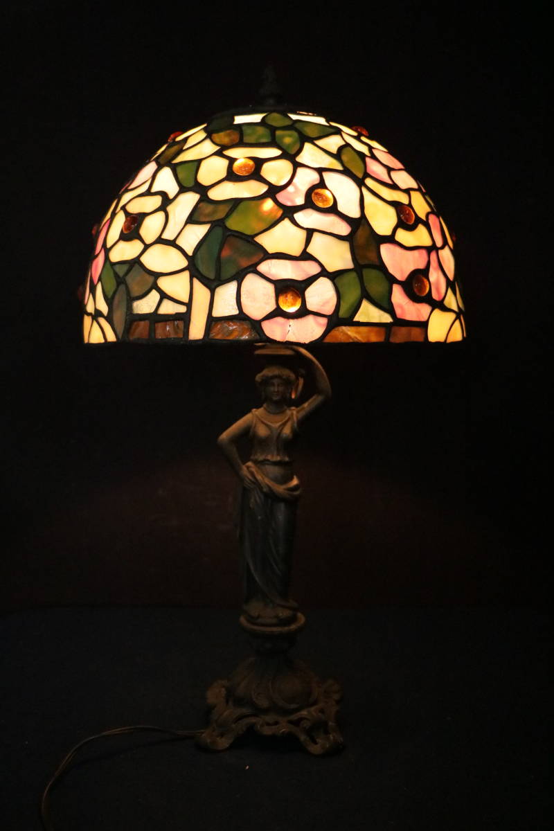 T65　アンティーク照明　ステンドグラス　花文１灯女性像台ランプ　ナイトランプ　テーブルランプ　スタンドランプ　高さ56.5ｃｍ　3.7ｋｇ_画像1
