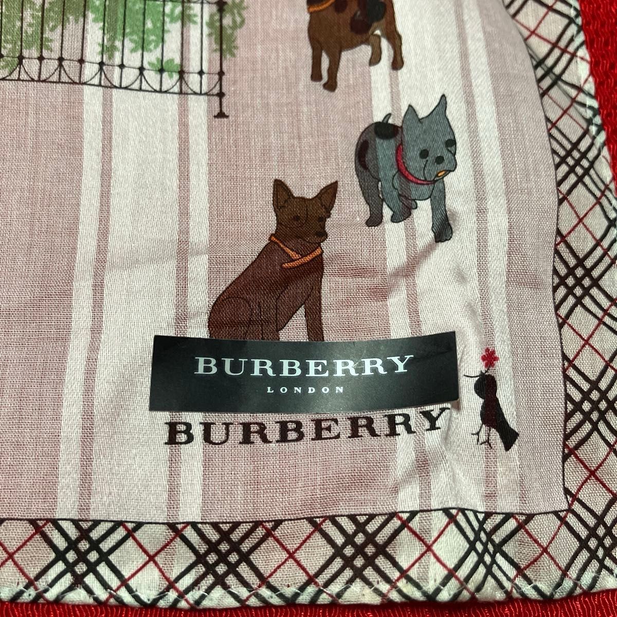 BURBERRY  バーバリーハンカチ　透かしストライプ　ピンクノバチェック　犬