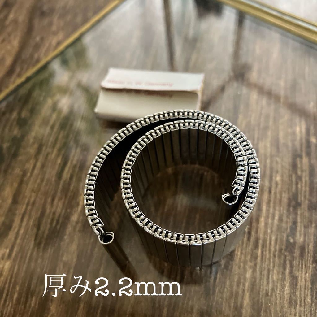 18mm 銀色　ドイツ製　時計バンド　時計ベルト　蛇腹 伸縮 ヴィンテージ 中古品_画像5