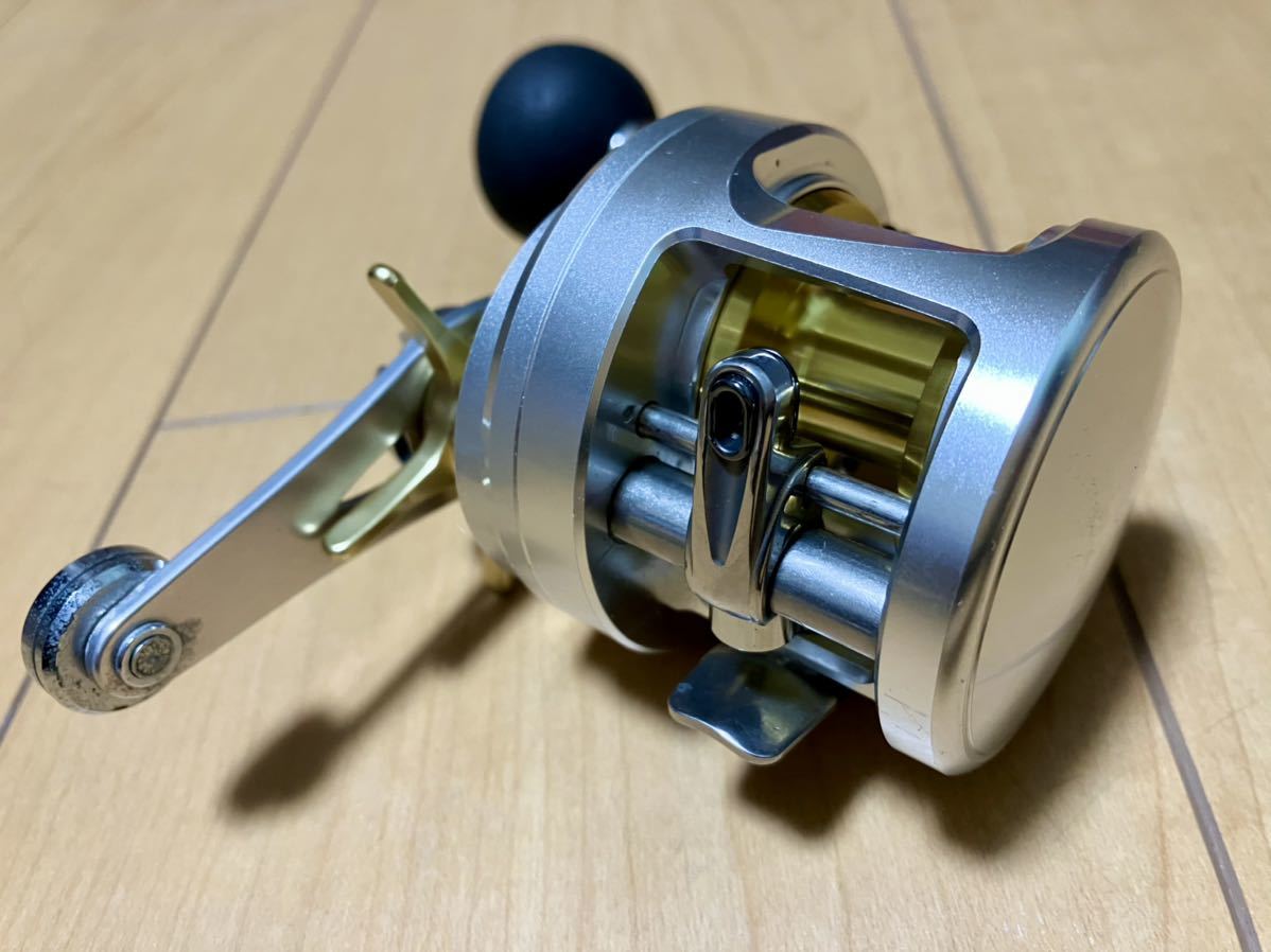 送料込み即決 シマノ カルカッタ400F 夢屋ハンドル仕様(300 301 送料込み即決 シマノ カルカッタ400F 夢屋ハンドル仕様(300 301