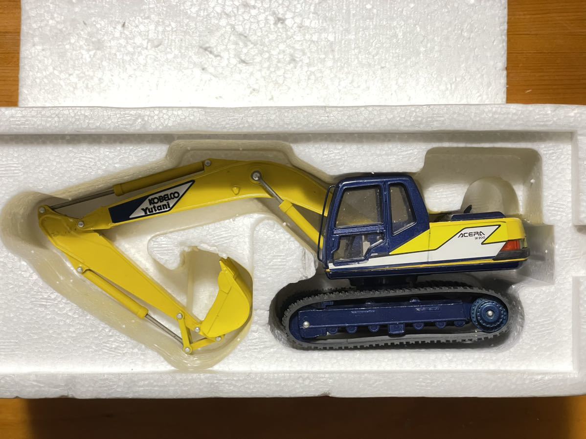 Yahoo!オークション - KOBELCO Yutani 1/40 ACERA アセラ SK200 Yahoo!オークション - KOBELCO Yutani 1/40 ACERA アセラ SK200
