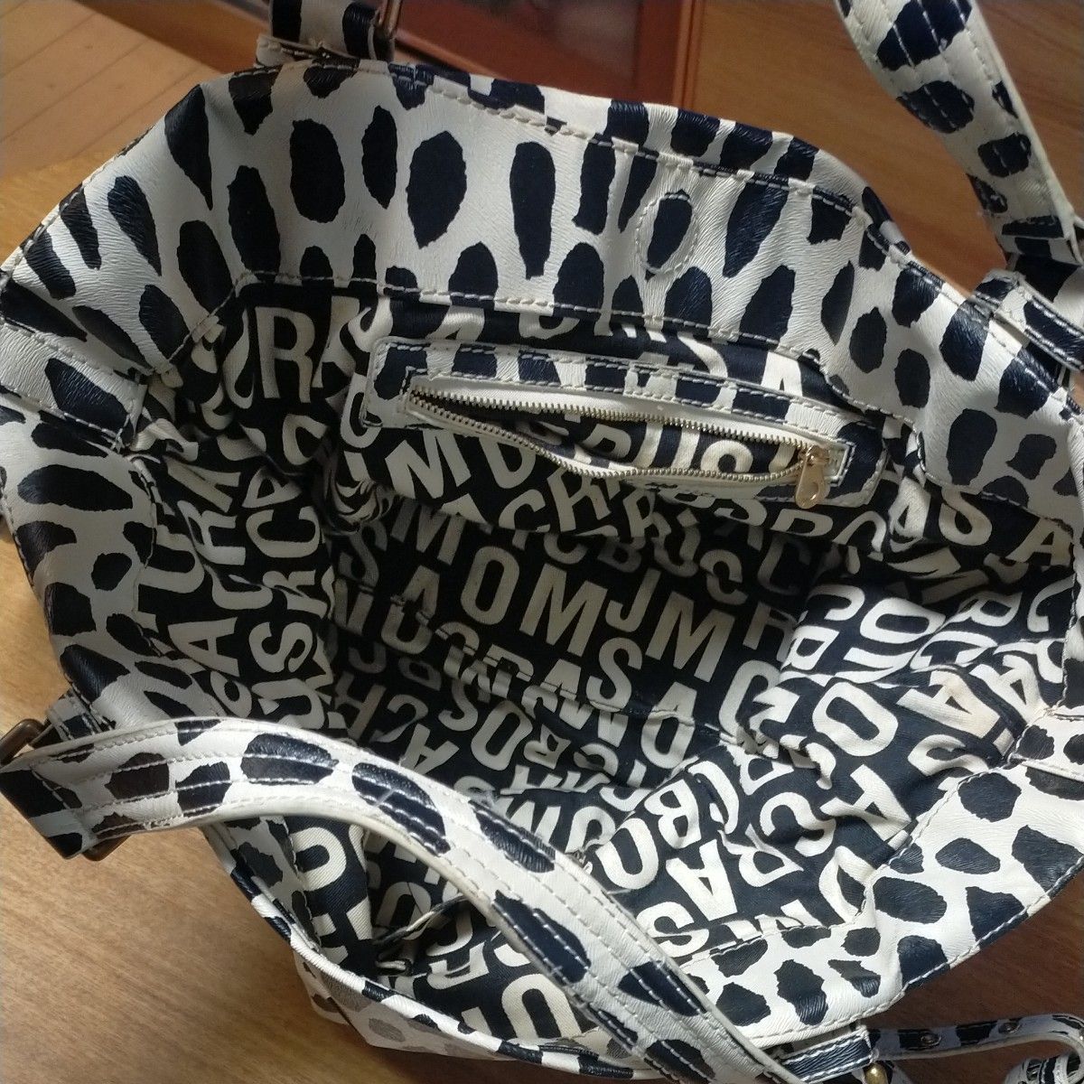Marc Jacobs ショルダーバッグ ダルメシアン マーク・ジェイコブス ダルメシアン柄 バック(本物良品□マーク