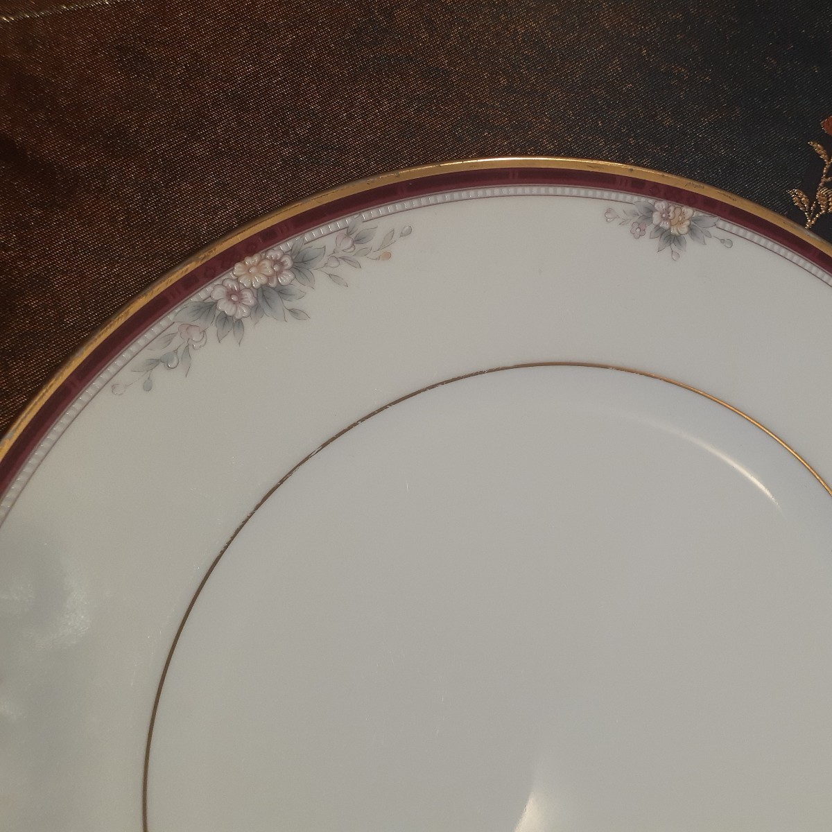 ノリタケ 　Noritake 　カップ& ソーサー 大皿　中皿　花模様　ワインカラー_画像6