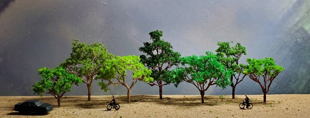 〓鉄道模型 ジオラマ用樹木〓新緑の樹木7本セット 40〜75mm 〓ジオラマハウス製〓_画像1