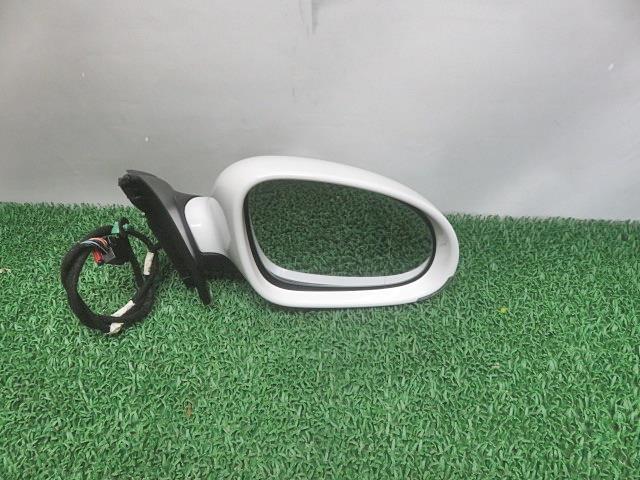 [ used ] H23/8 VW Golf Variant DBA-1KCAV right door mirror 350512