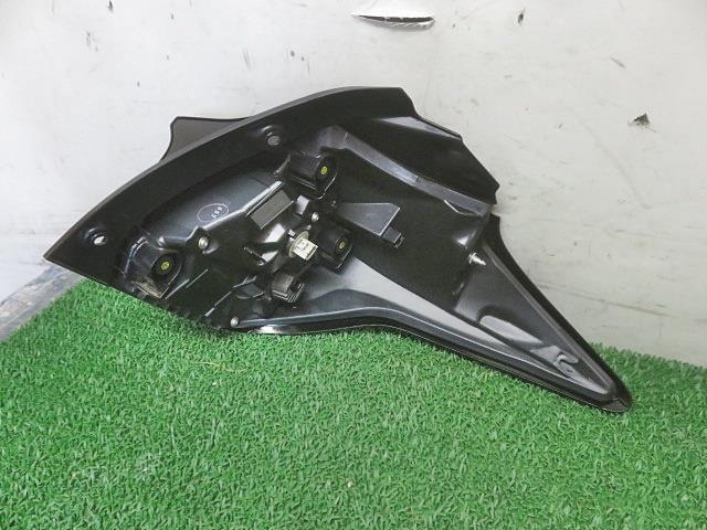 [中古] R2/7 ヤリス X 5BA-MXPA15 左テールランプ 81561-K0010 340385_画像4