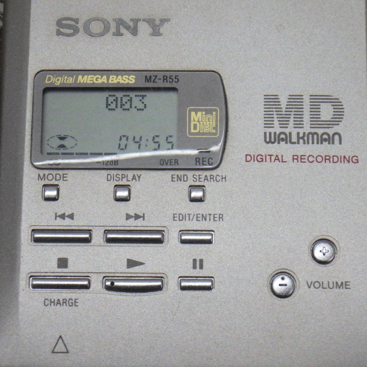 ソニー MDウォークマン MZ-R55/本体 ACアダプター 音声ケーブル/Sony/通電確認済み/ジャンク　P_画像2