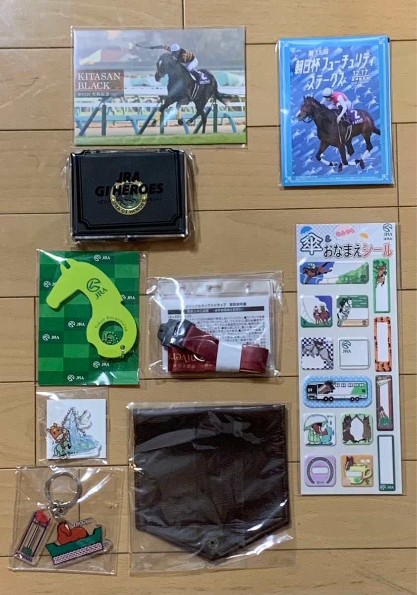 競馬　JRA  ポストカード　キセキ号ピンバッジ・カードシールセット　非接触キーホルダー　パスケース　ほか