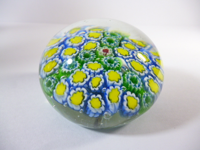 β Venetian glass Venetian glass paperweight β Venetian glass Venetian venechi Anne Mill fioli