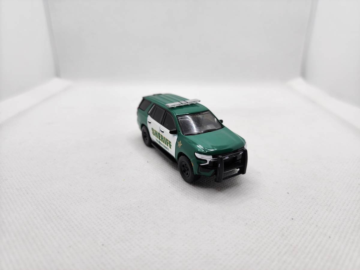 GREENLiGHT グリーンライト 1/64 2021 CHEVROLET TAHOE PORSUIT PURSUIT VEHICLE (開封品、現状渡し)_画像1