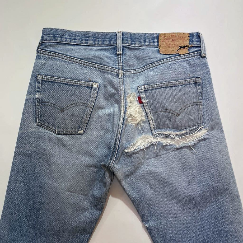 内股シングル☆80s Levis 501 オリジナル ビンテージ W34 ヒゲ ハチノス 黒カン リーバイス 501 クラッシュ リペア グランジ 82年製 USA製_画像4