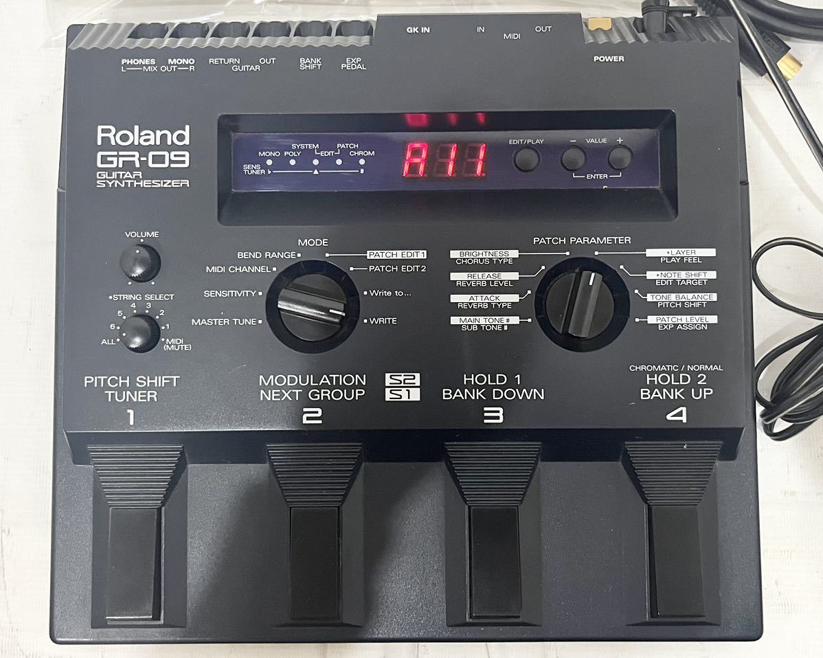 中古美品　Roland GR-09 ギターシンセサイザー ギターシンセ ローランド 取説有り_画像2