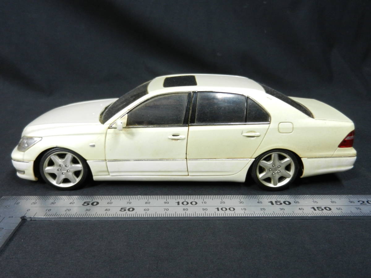 ホットワークス 1/24 トヨタ セルシオ UCF31 後期 箱なし 汚れ多 ジャンク品 HOTWORKS TOYOTA CELSIOR_画像4