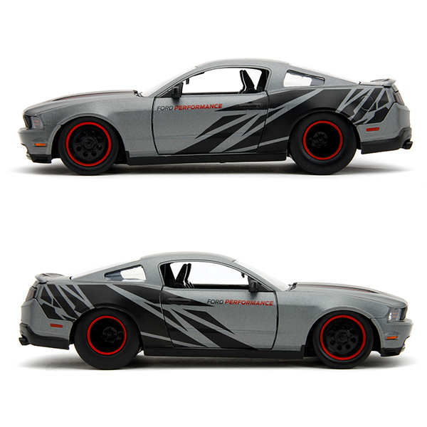 JADATOYS 1:24 BTM 2010 Ford Mustang GT ミニカー_画像6