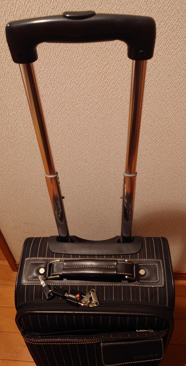 Siffler　シフレ　スーツケース　キャリケース　キャリーバッグ　鍵付き　ビジネストラベル 　キャリーケース　中古品　ストライプ_画像4