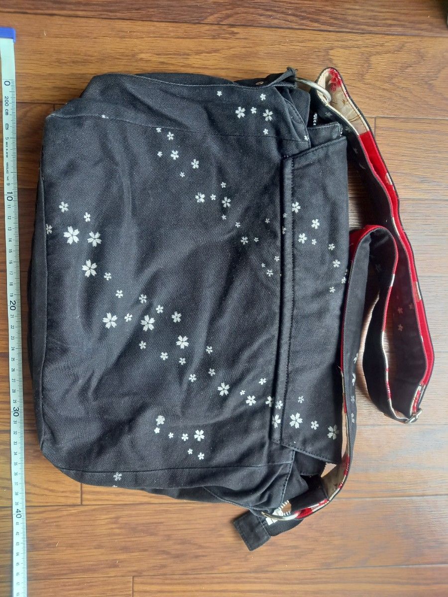 Gouk ショルダーバッグ 鞄 kikou H.naoto 黒 赤 桜 梅 和柄 大きいサイズ チャック付き マチ有 ビジュアル系
