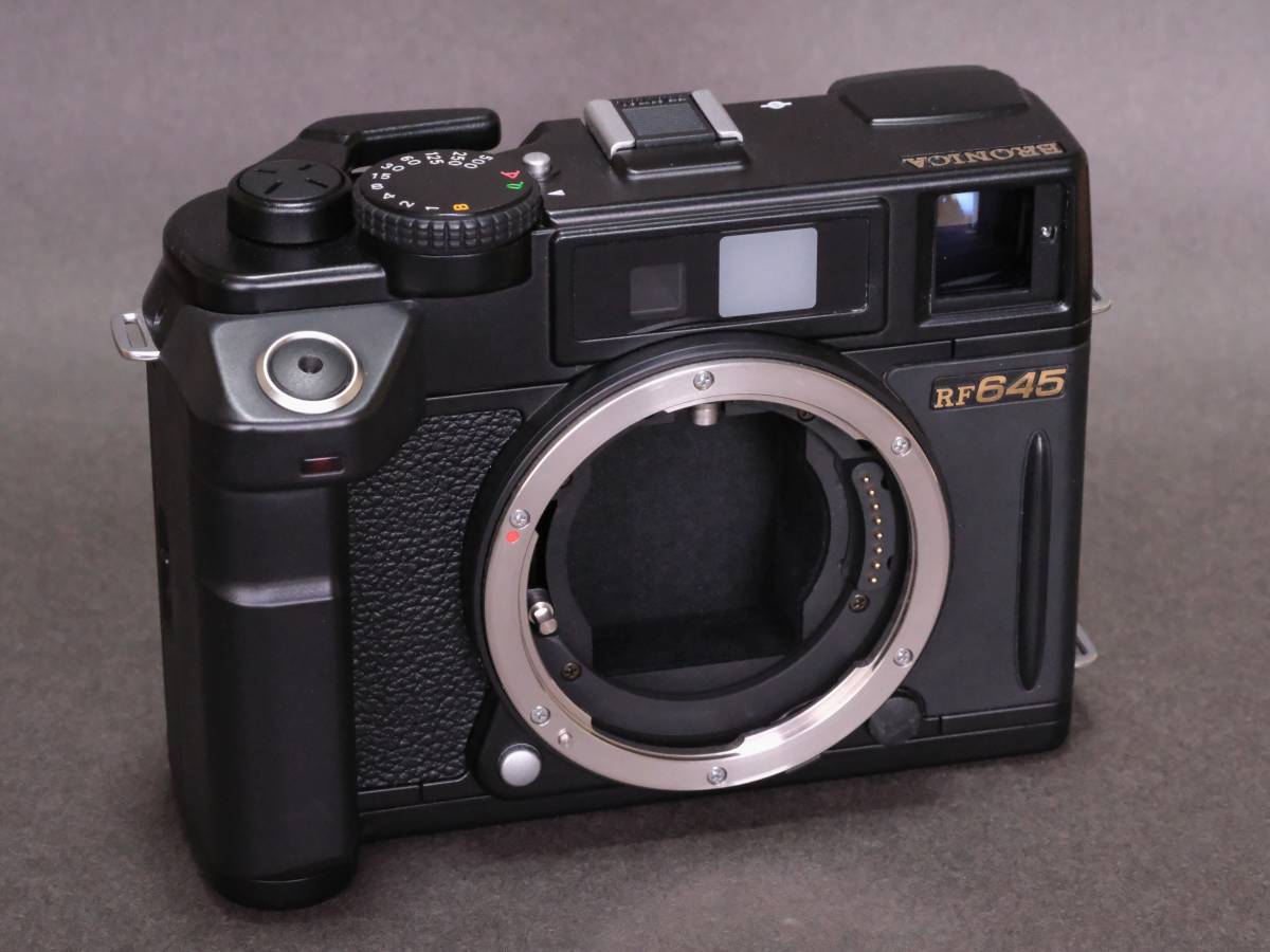 ブロニカ　BRONICA RF 645　整備済み　レンズ2本付き　45mmと65mm_画像2