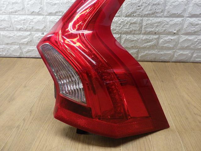  Volvo 60 series LDA-FD4204T right tail lamp light lens AL 2149