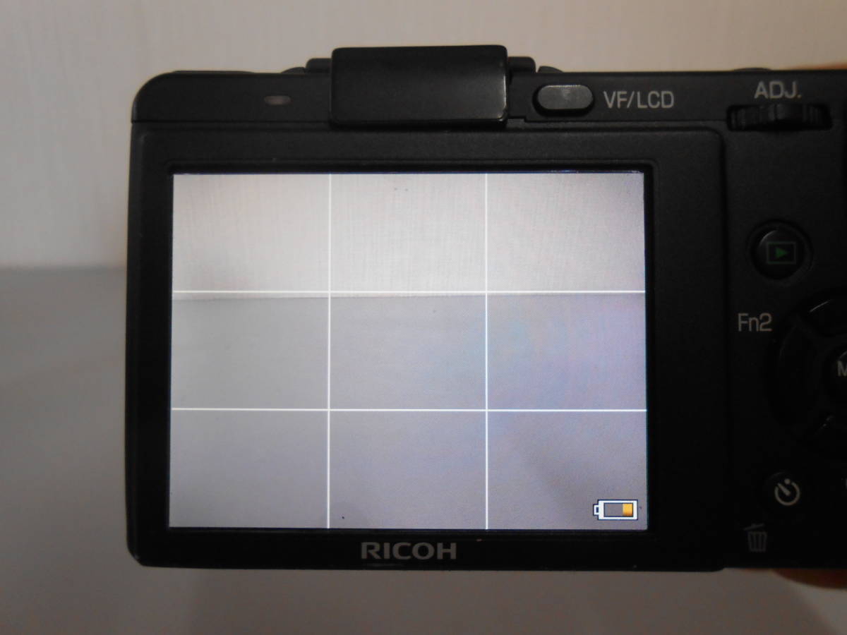 戸高∞5【ジャンク/動作不安定】RICOH リコー GX200 ビューファインダー コンパクトデジタルカメラ 黒 ブラック デジカメ_画像6