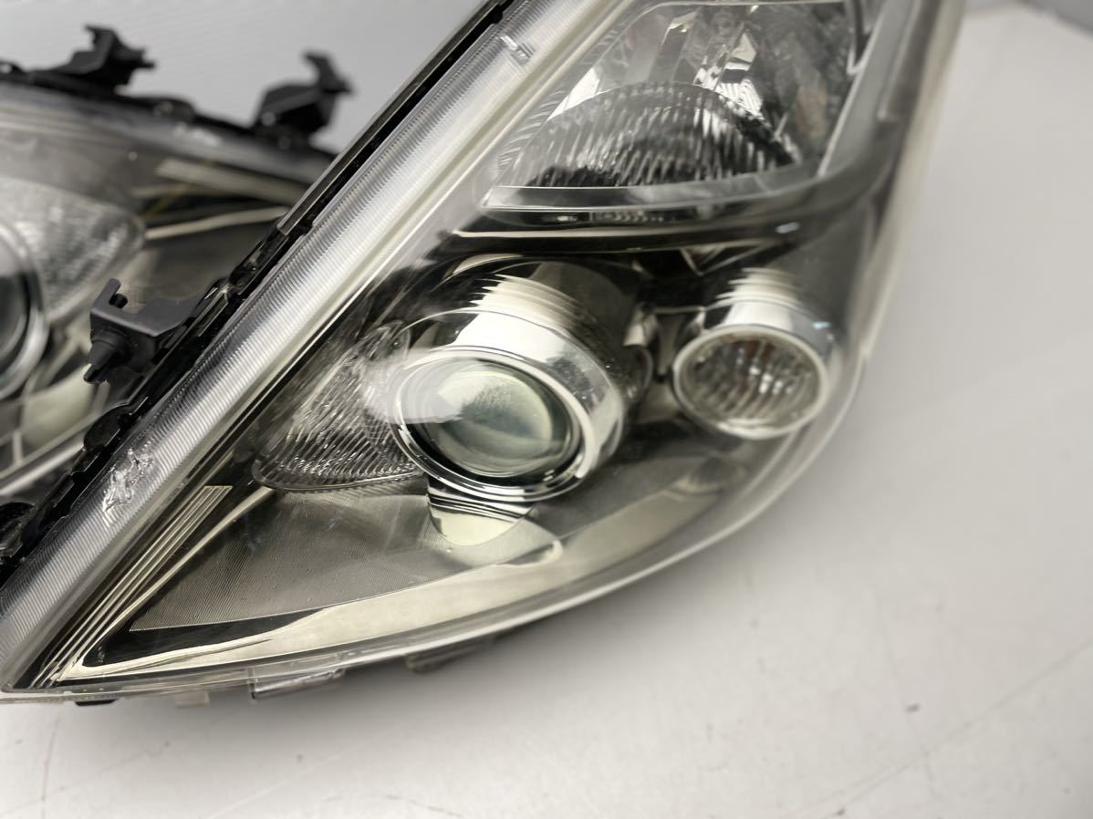 ZGM10 ANM10 アイシス Isis 純正 HID ヘッドライト 左右セット ZGM10 ANM10 アイシス Isis 純正 HID ヘッドライト 左右セット
