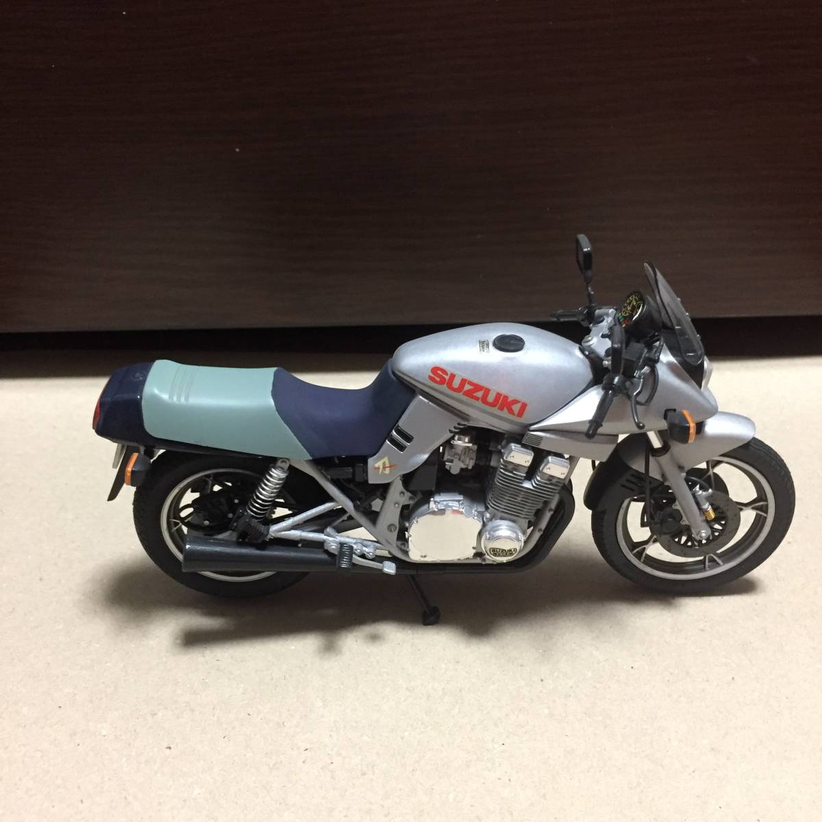 タミヤ「ＳＵＺＵＫＩ　ＧＳＸ１１００Ｓ　ＫＡＴＡＮＡ」１／１２完成品_画像3