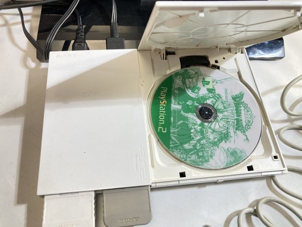 薄型PS2 プレイステーション2 家庭用ゲーム機 ホワイト SCPH-90000 ドラゴンクエスト8 ディスクのみ付属 動作品 0115_画像3