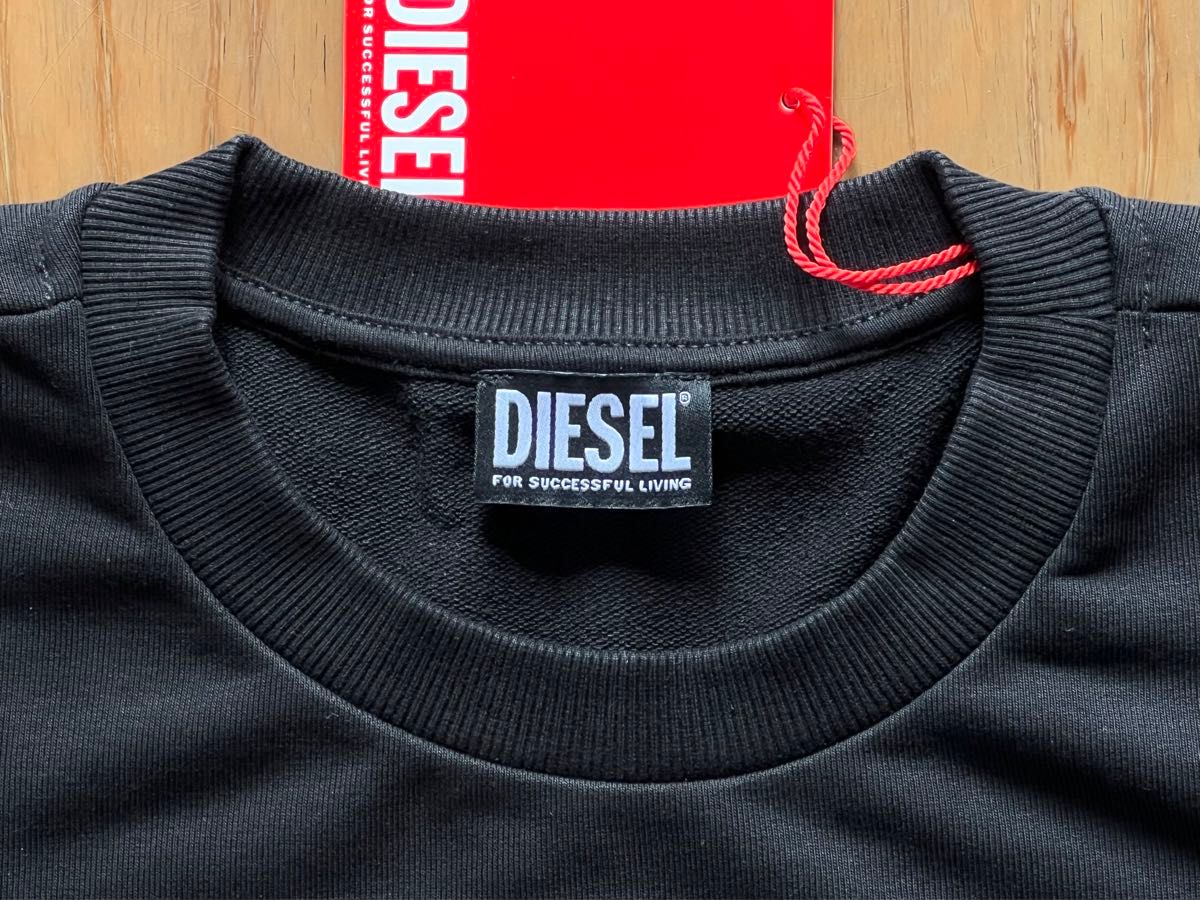 DIESEL  新品未使用　Lサイズ　スウェット　トレーナー　カットソー　ブランド　ロゴ　長袖　ブラック　黒　ディーゼル