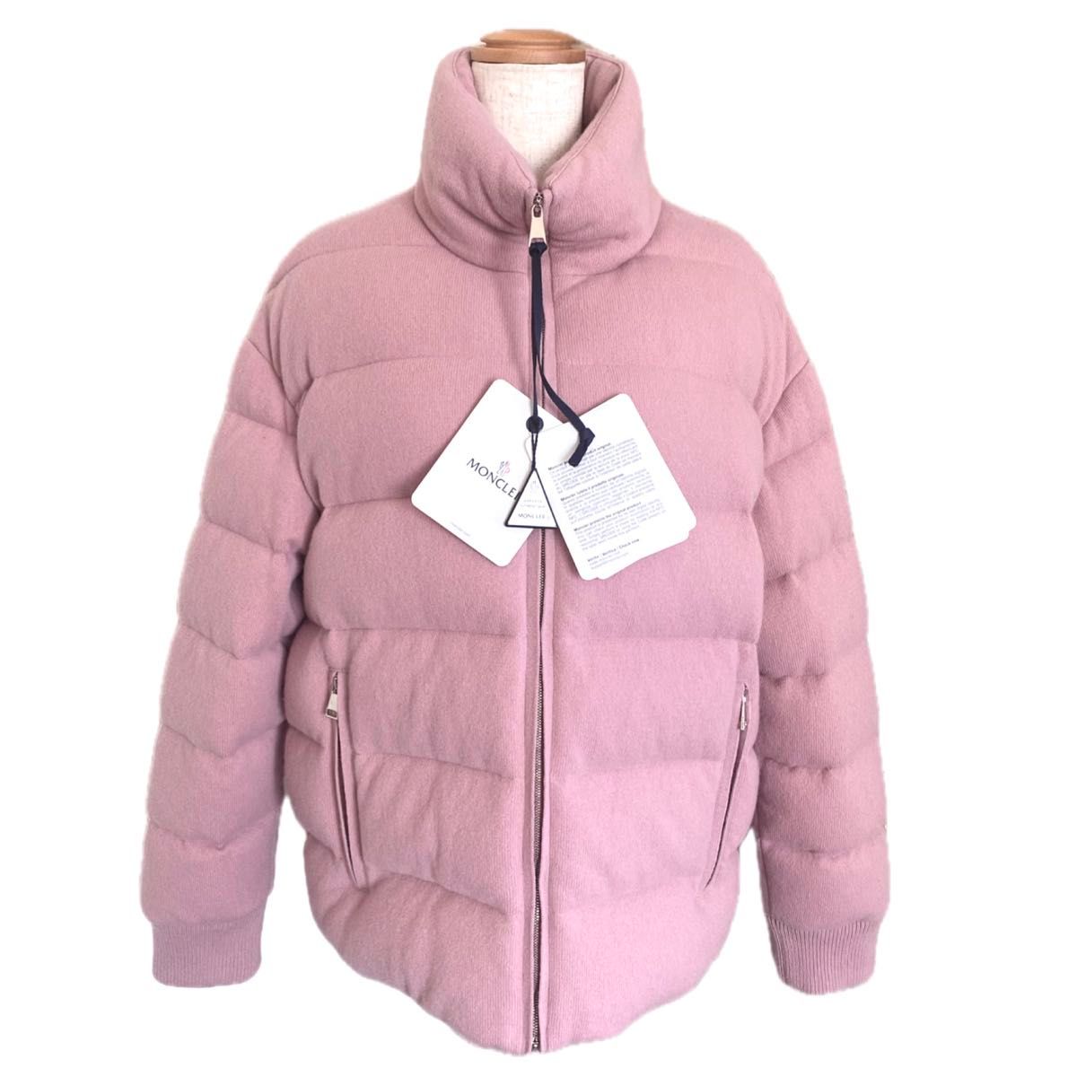 新品・未使用】モンクレール カシミヤ混ショートダウン CAYEUX 新品・未使用】モンクレール カシミヤ混ショートダウン CAYEUX