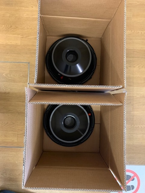 RCF L12P110K 12 -inch 30cm 8Ω ohm speaker breaking the seal RCF L12P110K 12 -inch 30cm 8Ω ohm speaker breaking the seal
