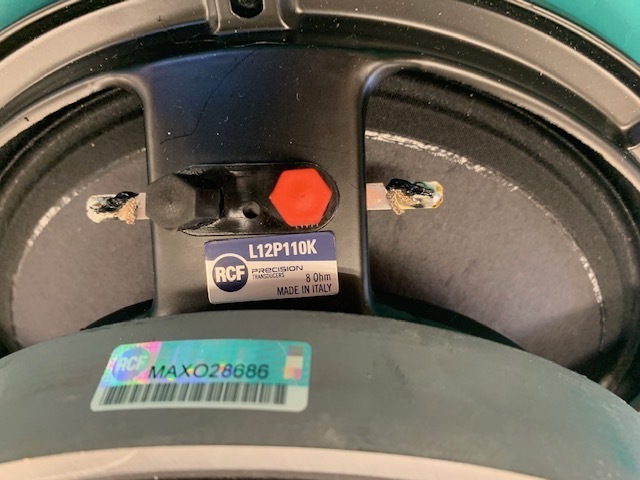 RCF L12P110K 12 -inch 30cm 8Ω ohm speaker breaking the seal RCF L12P110K 12 -inch 30cm 8Ω ohm speaker breaking the seal