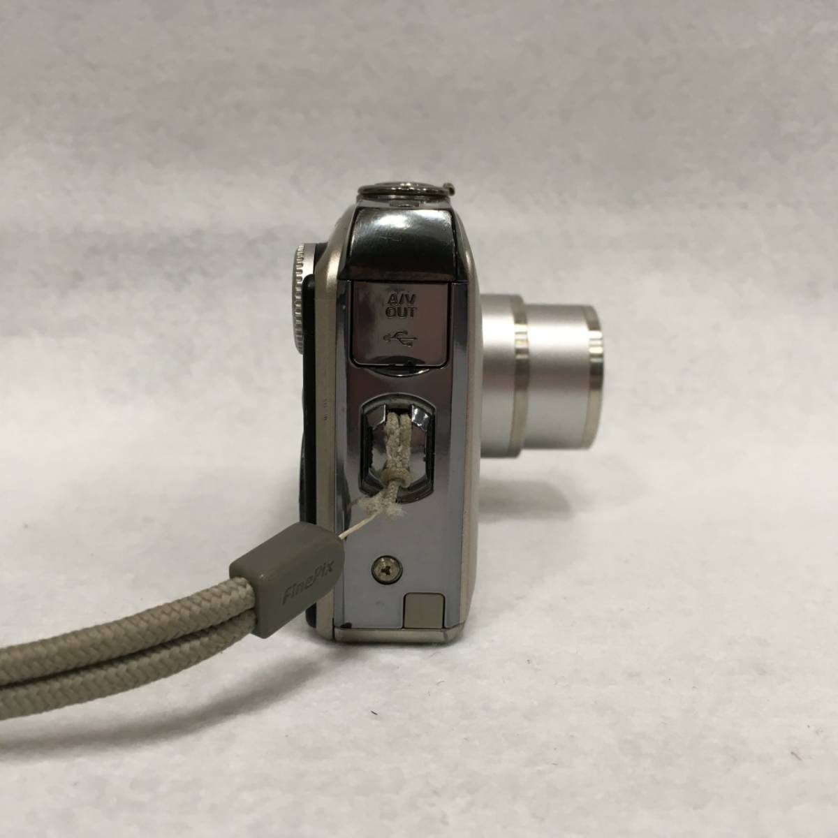 F118 FUJIFILM 富士フィルム FINEPIX F50fd デジタルカメラ 3X 8-24mm 1:2.8-5.1 バッテリー/充電器/ケース付き 通電確認OK S2-986663_画像5