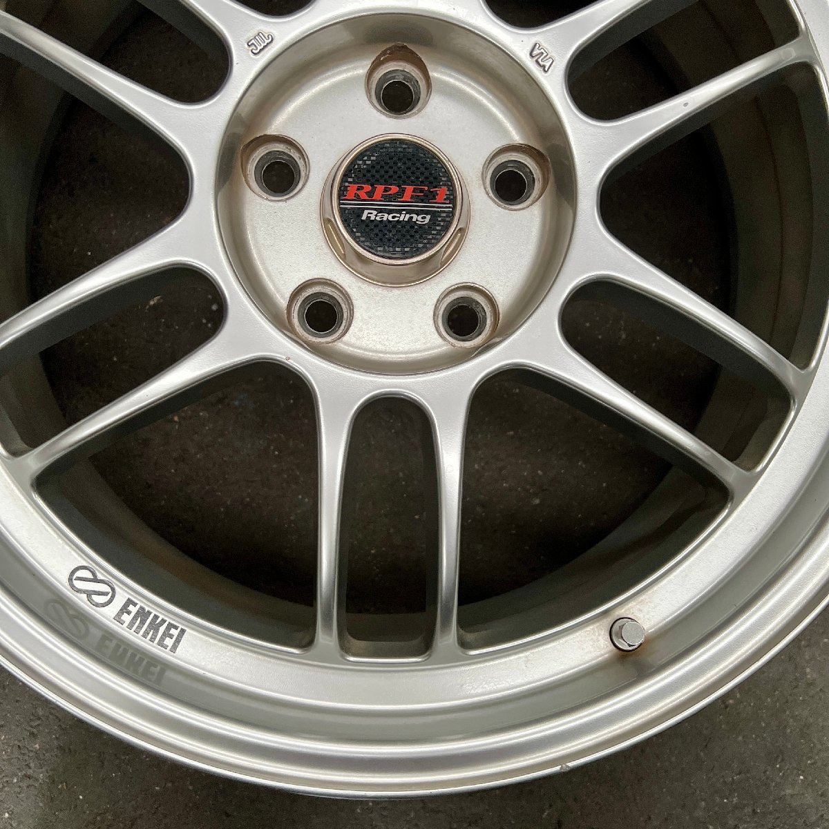 補修前提　社外ホイール1本　ENKEI RACING RPF01(エンケイレーシング)　シルバー　18×7 1/2J　+48　114.3　5穴_画像4