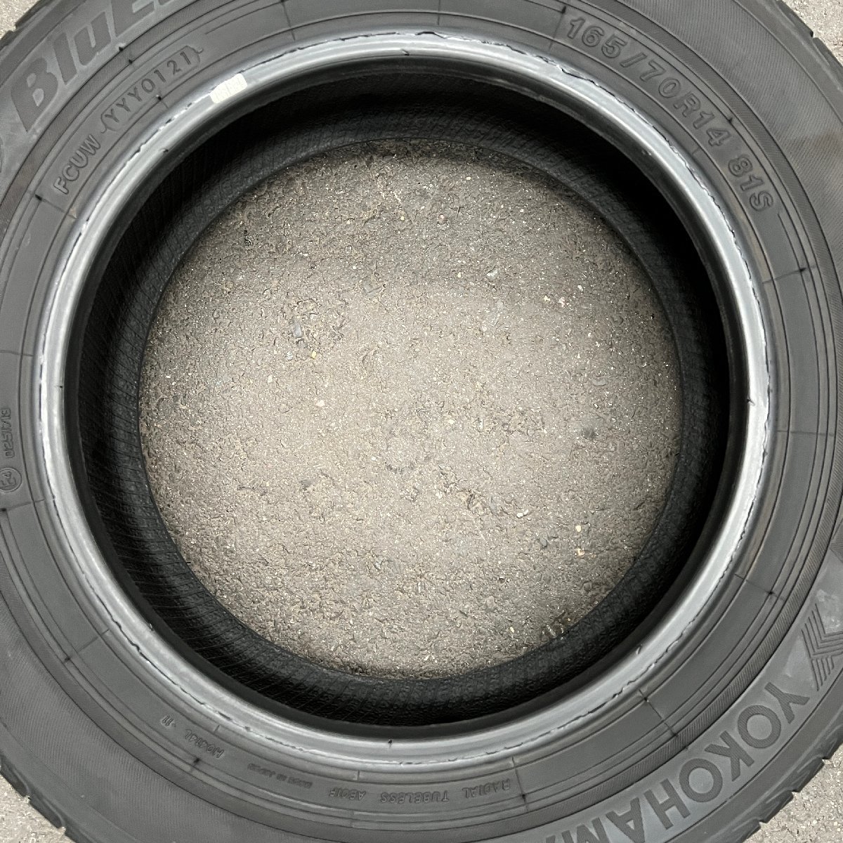 タイヤ2本セット　YOKOHAMA BluEarth(ヨコハマ ブルーアース)　165/70R14　2021年製　4ミリ_画像2