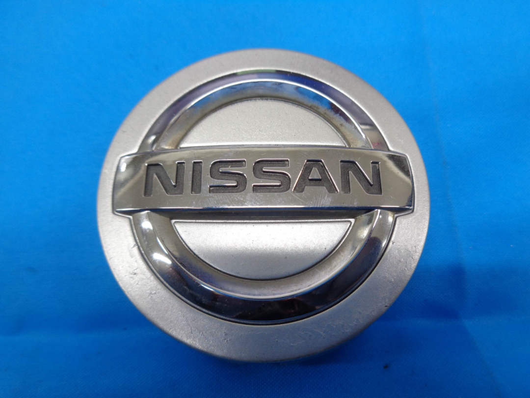 日産純正　中古センターキャップ　傷有り　外径　約50mm　4個セット　A023　No.A-cap5　神奈川県_画像4