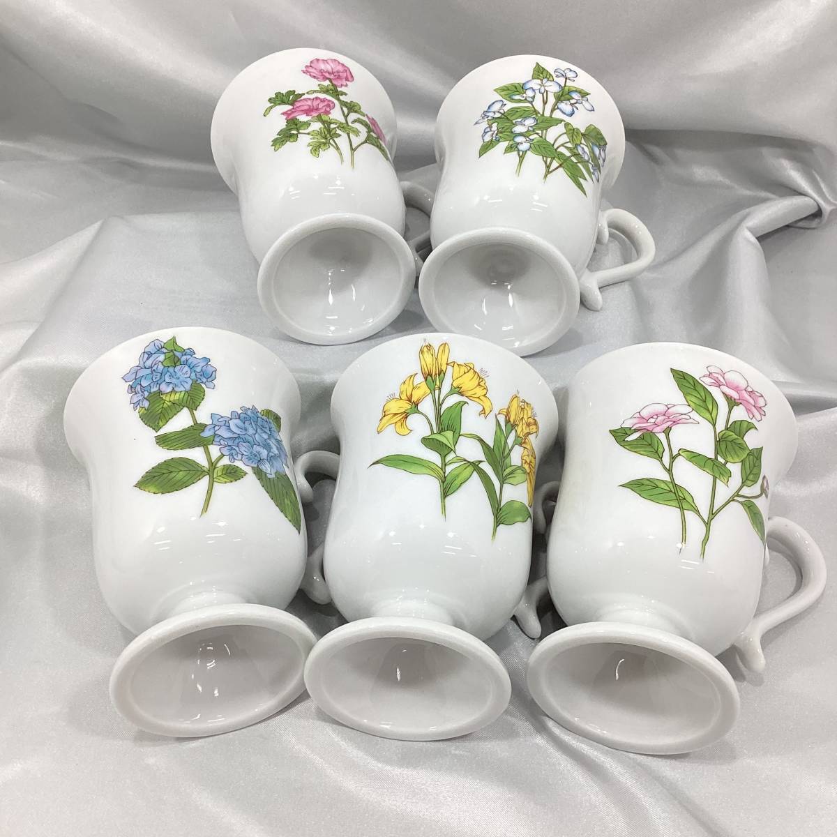 【未使用・保管品】足付きカップ 果実酒 コーヒー 花絵替わり 紫陽花 菫 洋食器 日本製 磁器 花柄 5客 セット口径約8cm (H743)_画像4