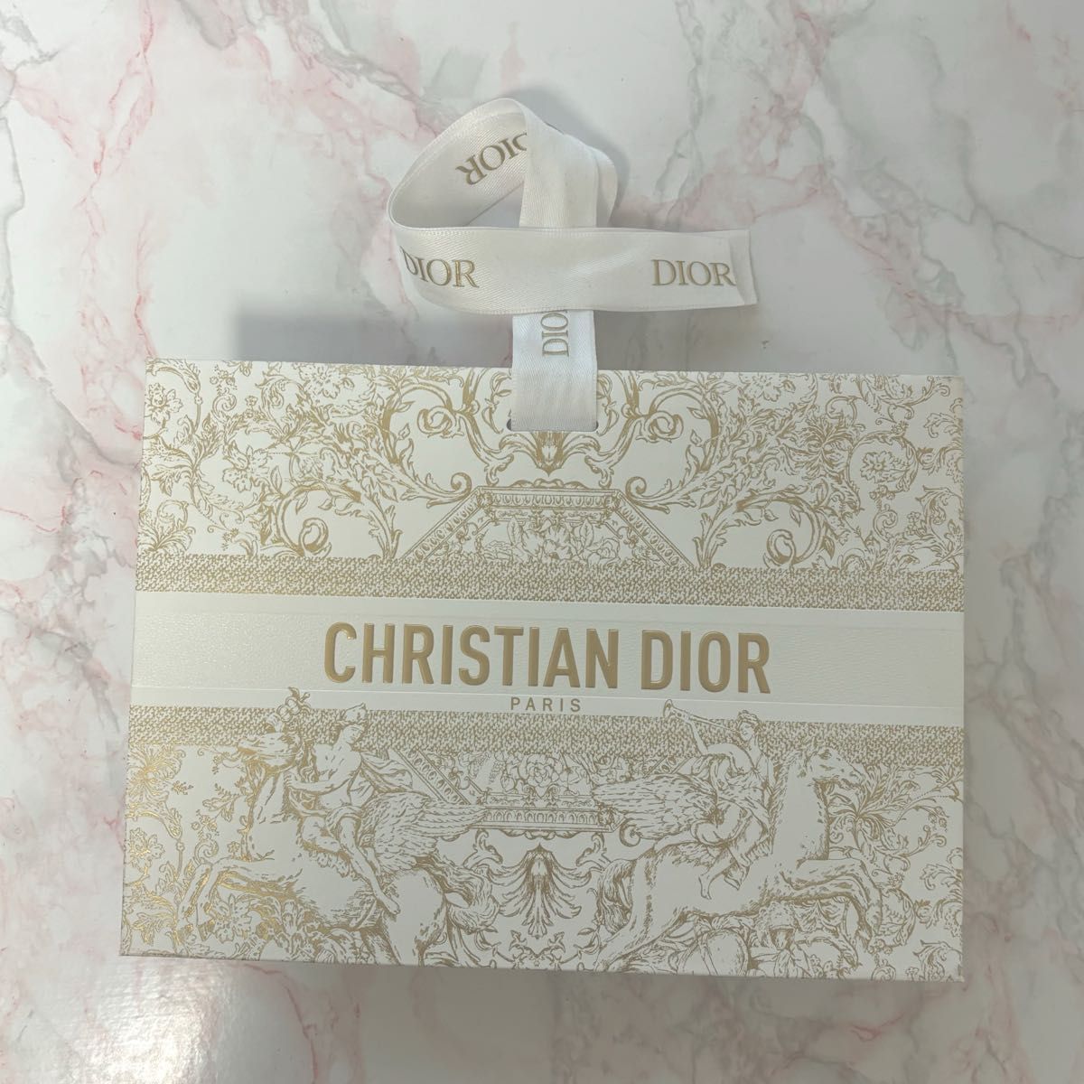 Dior ディオールショッパーギフトボックスラッピング ギフト包装  空箱　紙袋　ホリデー限定2023