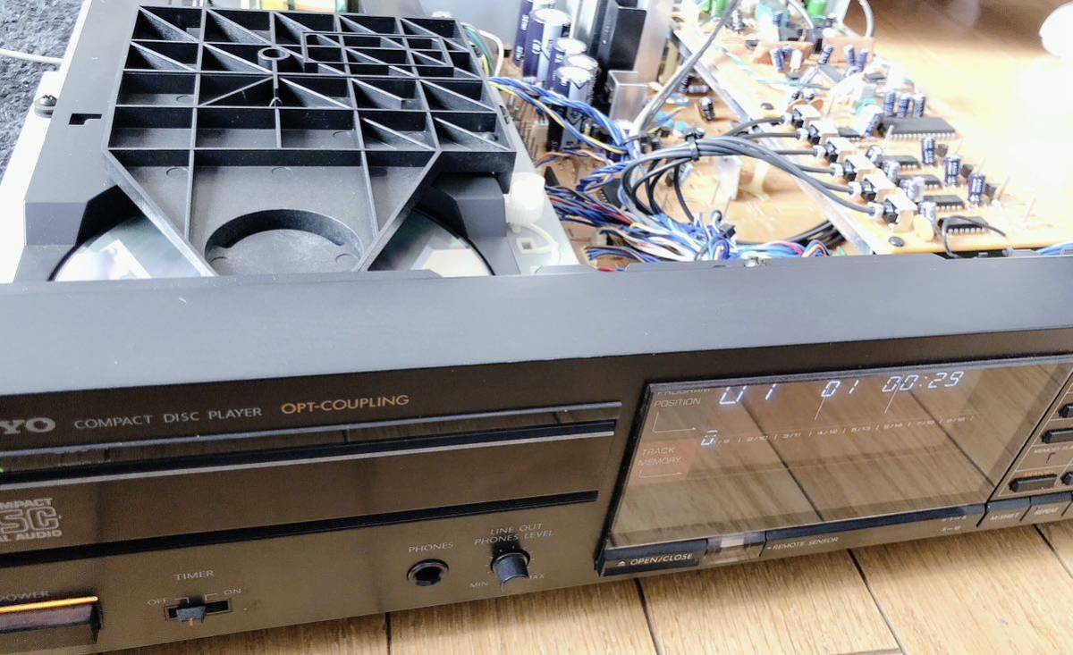  with translation ONKYO CD player c-700