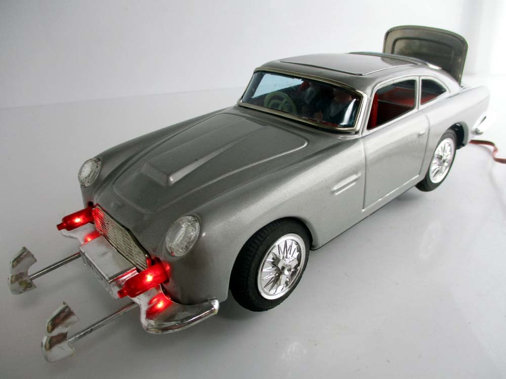 DAIYA 1960年代日本製 　 M101 ASTON MARTIN DB5 SECRET EJECTOR CAR オリジナル箱付き完動極美品　長さ約28.5cm_画像10