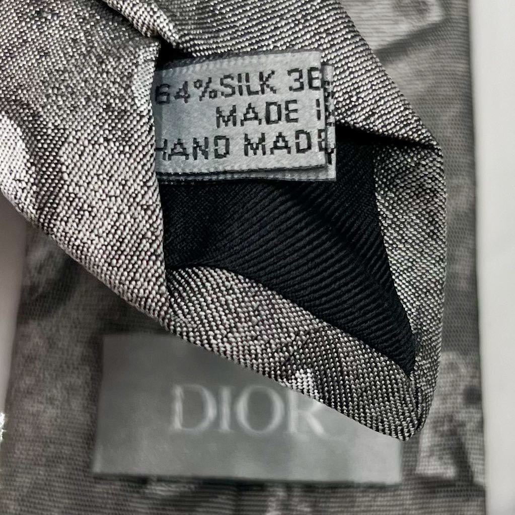 激レア Dior HOMME ディオールオム 極美品 メンズ ナロータイ ネクタイ シルク ソリッド 蜂 bee プレート シルバー 銀の画像5
