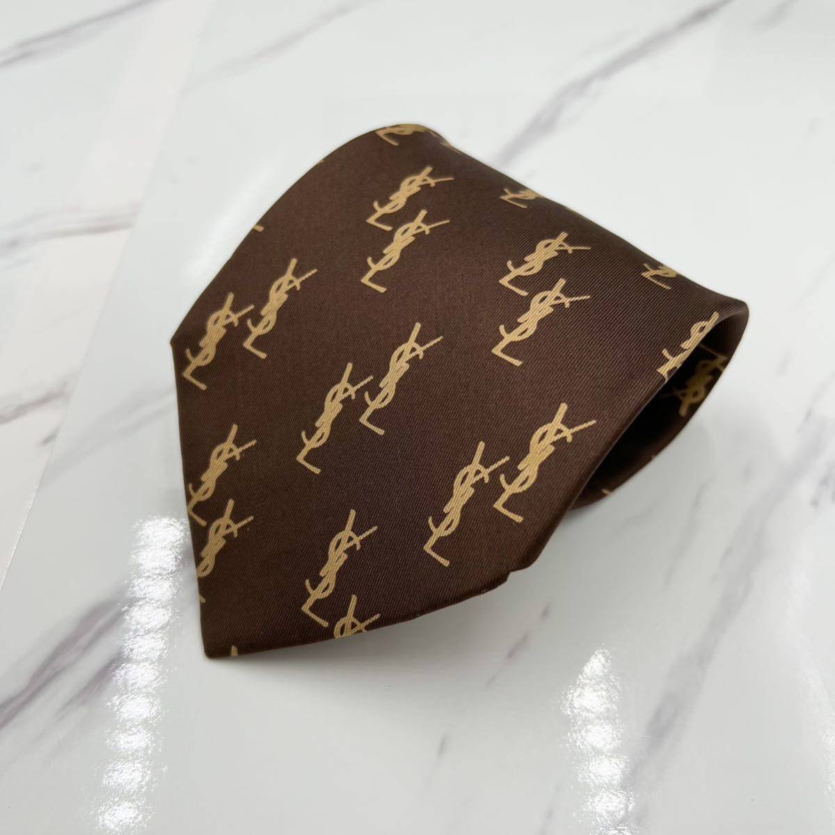 極美品 YVES SAINT LAURENT イヴサンローラン ネクタイ 刺繍 極美品 YVES SAINT LAURENT イヴサンローラン ネクタイ 刺繍