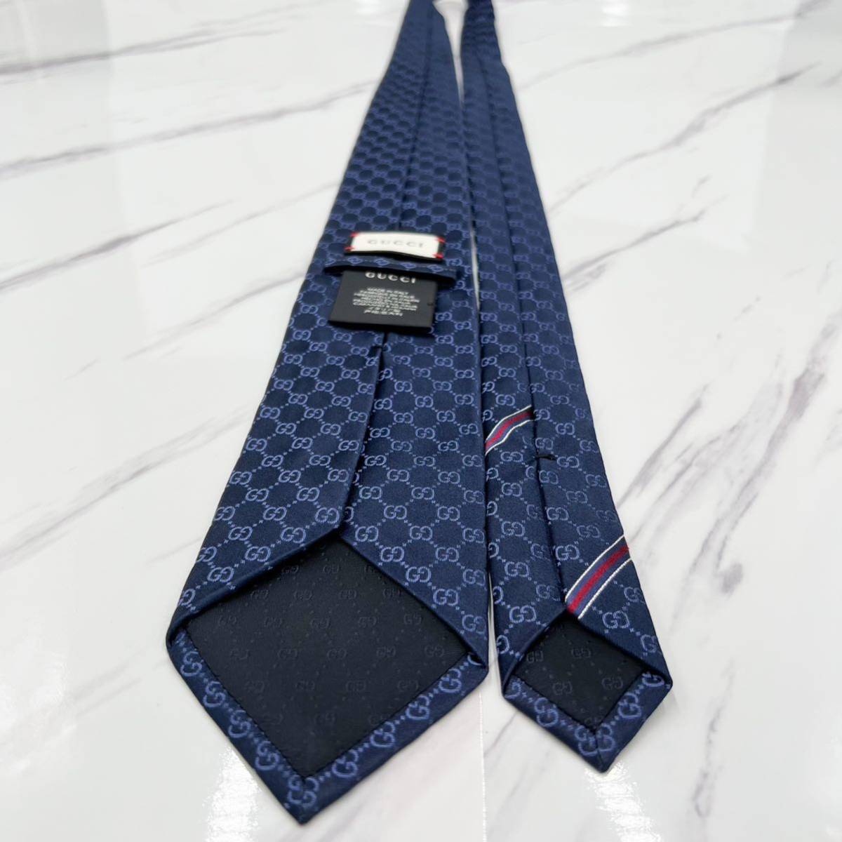極美品】GUCCI グッチ ネクタイ GG柄 シェリーライン ネイビー 極美品】GUCCI グッチ ネクタイ GG柄 シェリーライン ネイビー