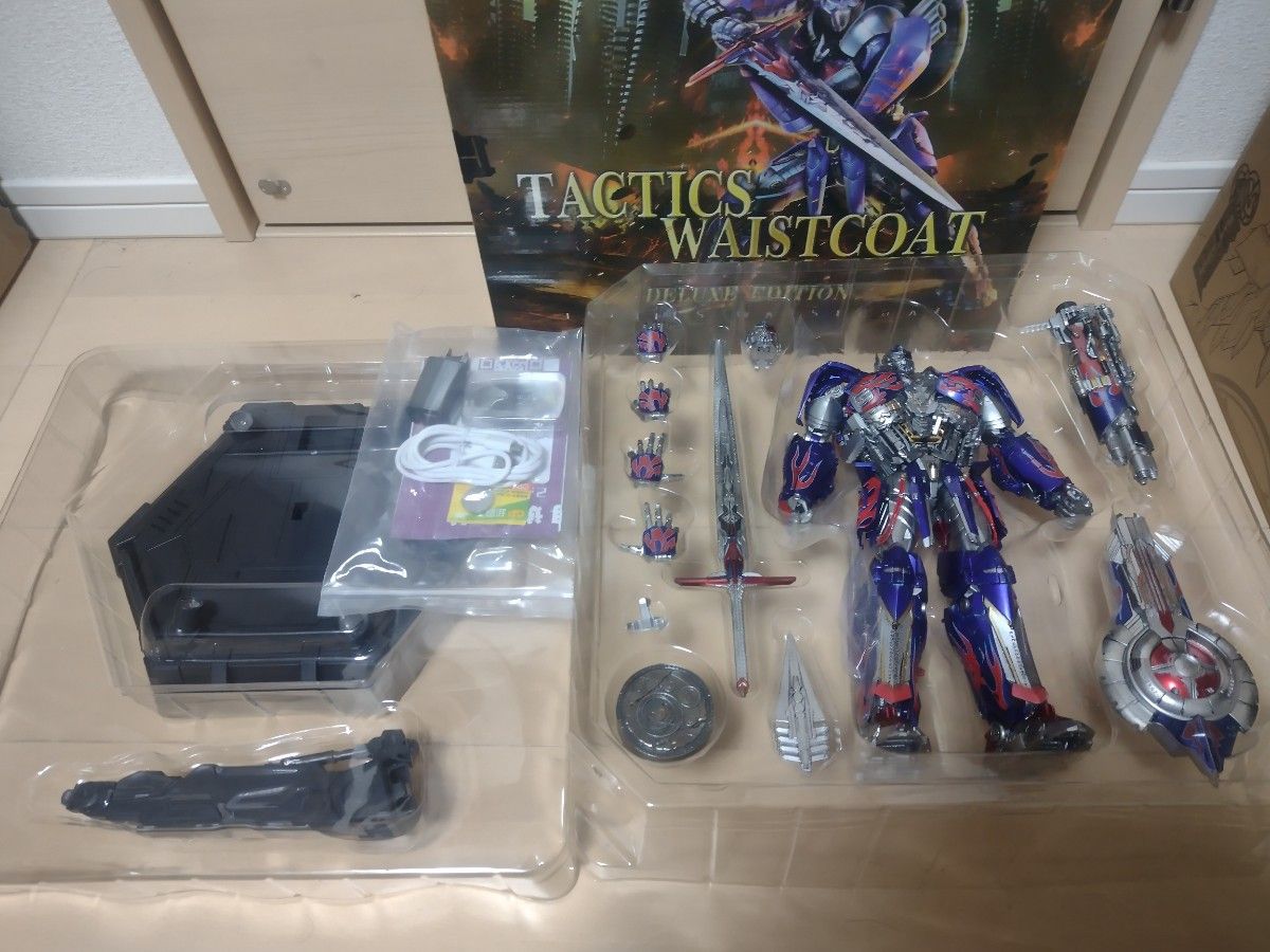 TW-F01 KNIGHT ORION DELUXE EDITION オプティマスプライム風 非 TW-F01 KNIGHT ORION DELUXE EDITION オプティマスプライム風 非