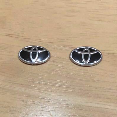 トヨタ エンブレム 3Dシール ２個 アルミ製 TOYOTA ドア ミラー ロゴ 鍵 キー ハンドル ハイエース アクア ヤリス カローラ ステッカー_画像2