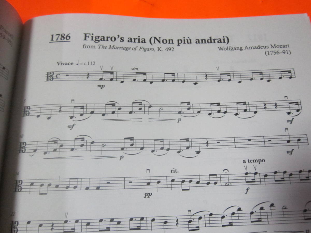 ♪輸入楽譜　ヴィオラ　More Time Pieces for Viola, Volume 1: Music through the Ages 　ABRSM英国王立音楽検定　別冊付き　_画像5