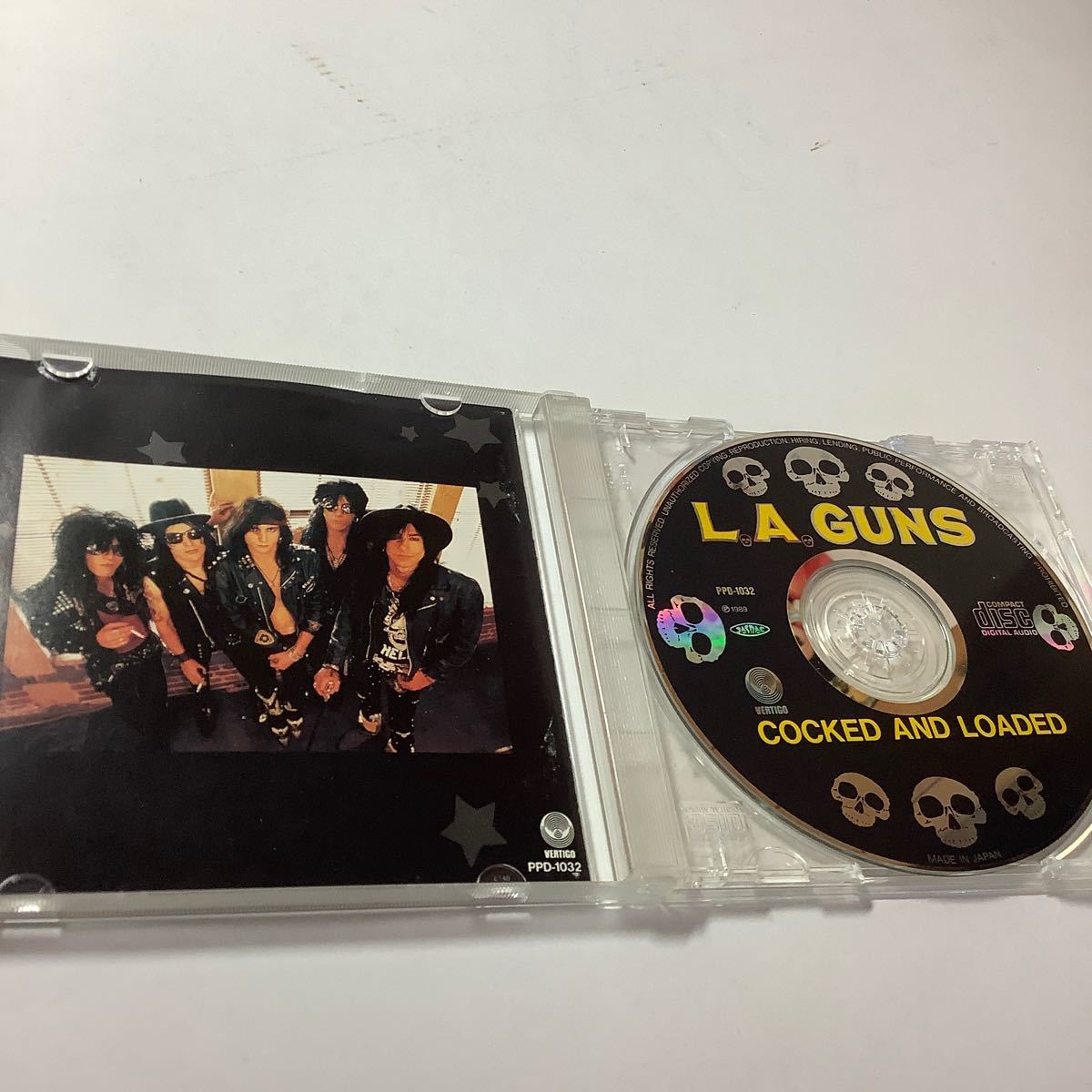 中古　CDアルバム L.A GUNS. Cocked and loaded 送料込み_画像3