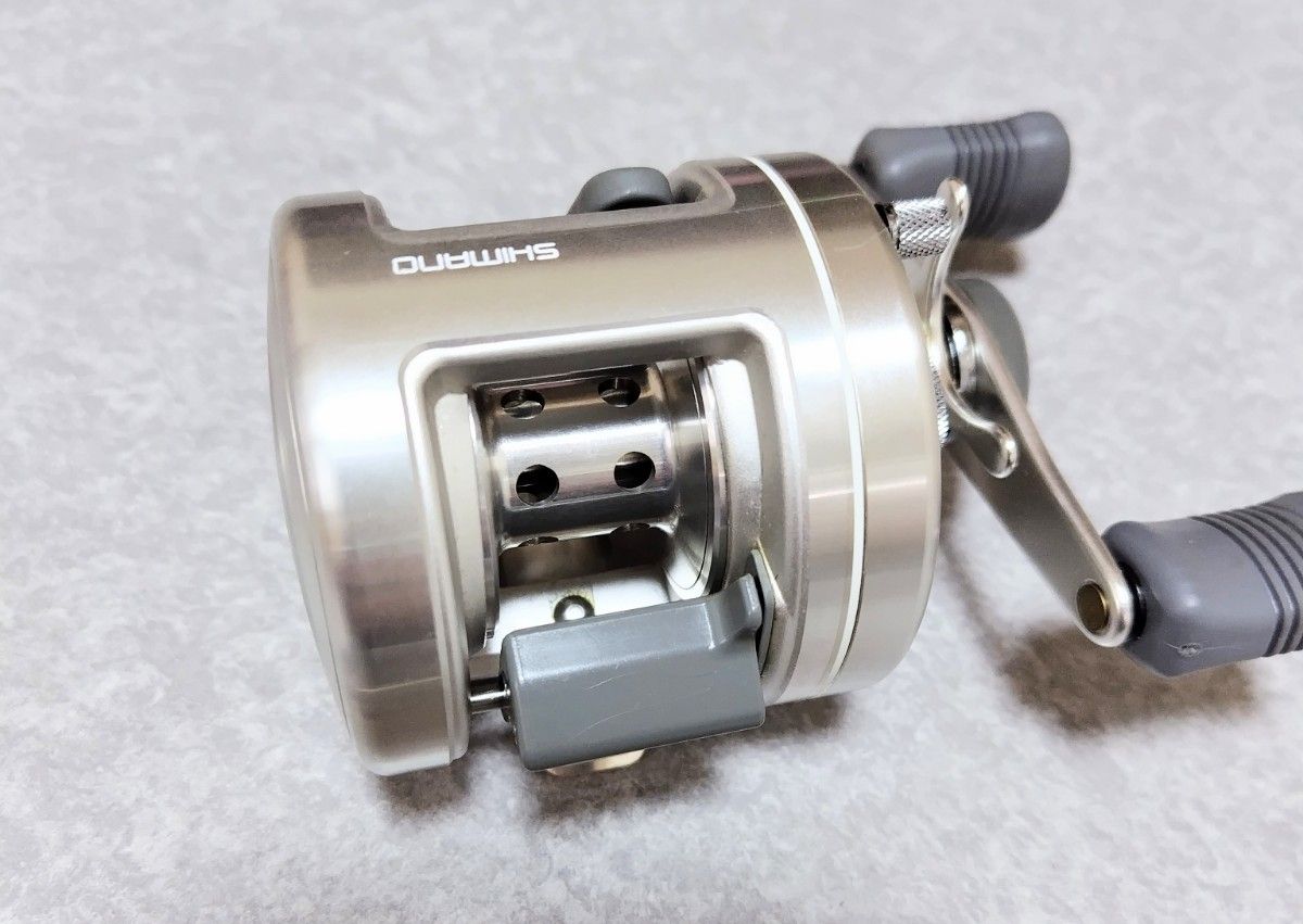 希少 美品 完備品 SHIMANO シマノ 92カルカッタ200 付属品あり 替えハンドル付 ベイトリール リール初代カルカッタ